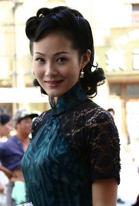 黄丽娅表情:作者:fd时间 2013-7-29 11:29:39 序号:6062^_^!